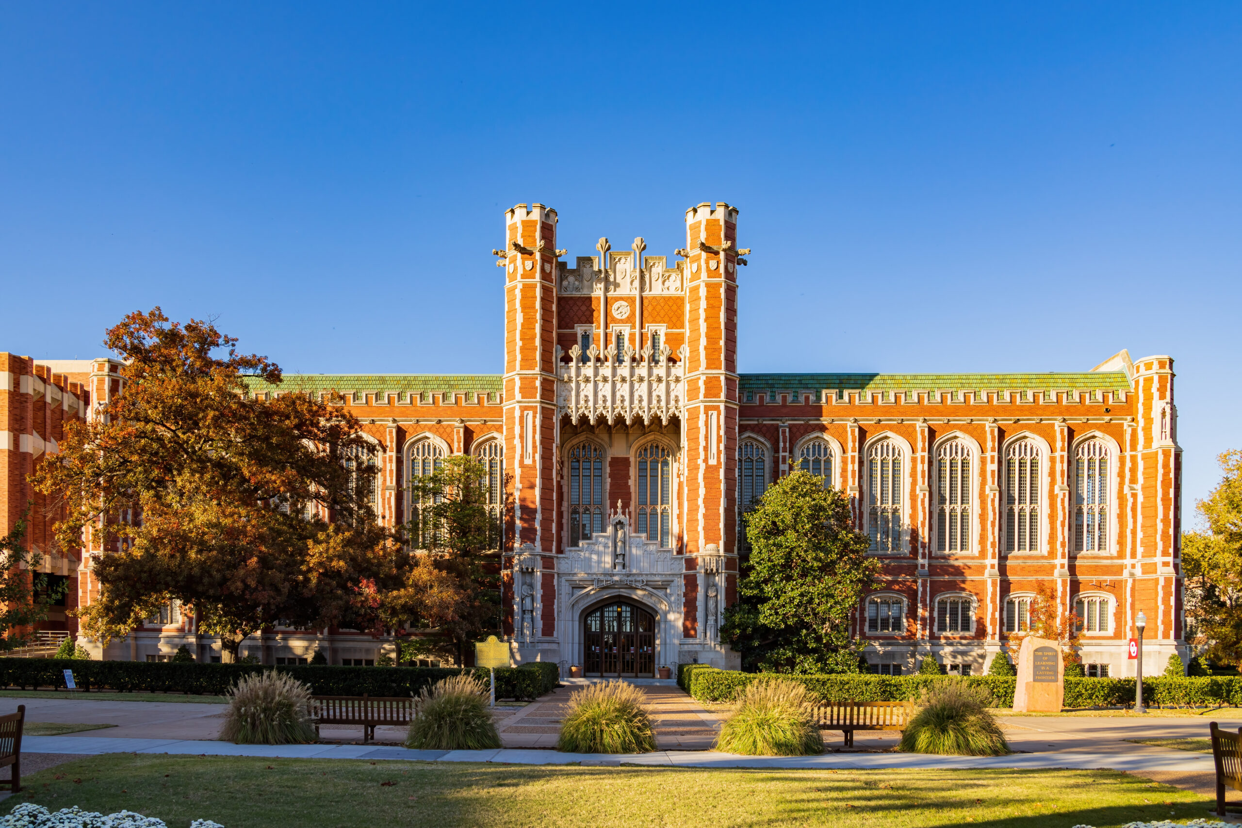 Exterior view of the Bizzell Memorial Library Exterior view of the Bizzell Memorial Library, Norman
